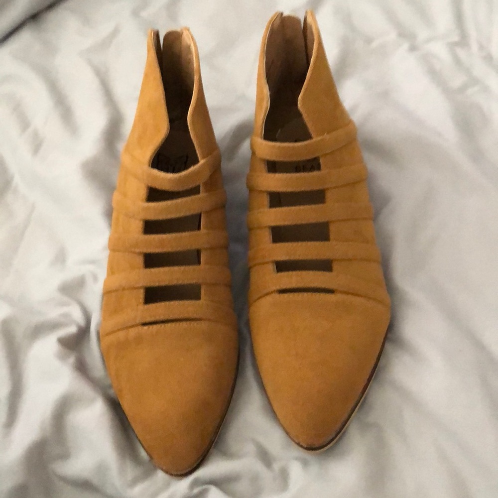 These boots are brand new and very cute!